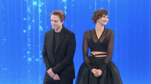 Seconda puntata: eliminato Simone, la sorpresa Zendaya e Pattinson
