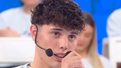 Riccardo Stimolo: il cantante più discusso dell'edizione divide critica e pubblico